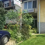 Rozsakert Panzio Guest house 3*