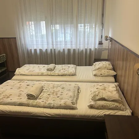 Penzion Rozsakert Panzio Nyíregyháza