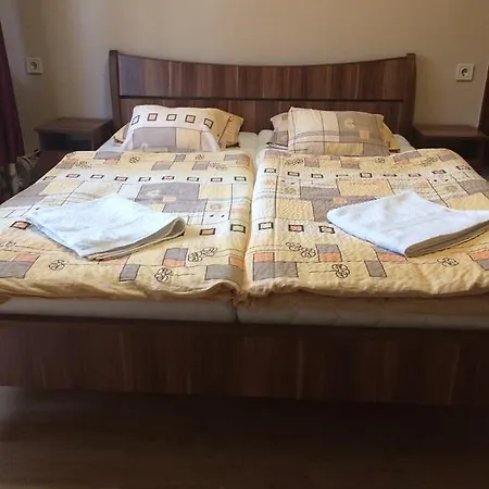 Vendégház Rózsakert Panzió *