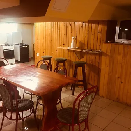 若莎卡特酒店 招待所 *